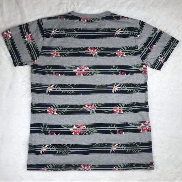 WXYZ, T-Shirt, Size Medium - Picture 2 of 10